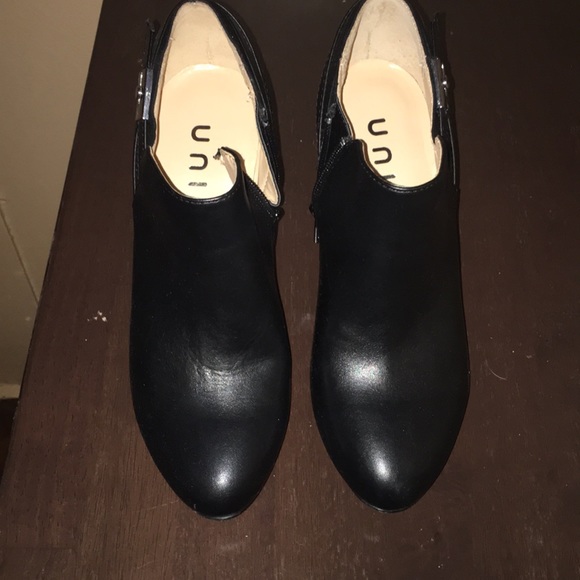 Heels - Picture 3 of 3